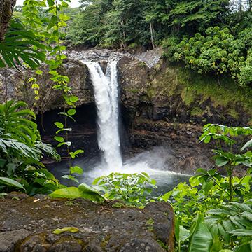 Hiking Hawaii Island at rainbow falls