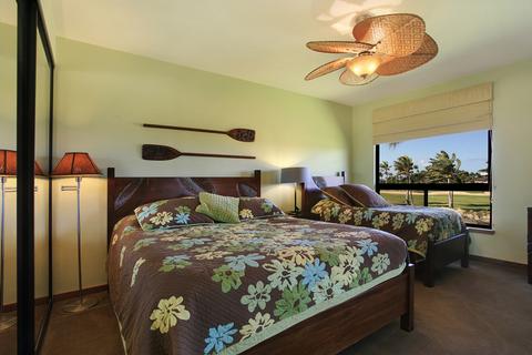 Two-Bedroom Golf Villa Deluxe Bedroom
