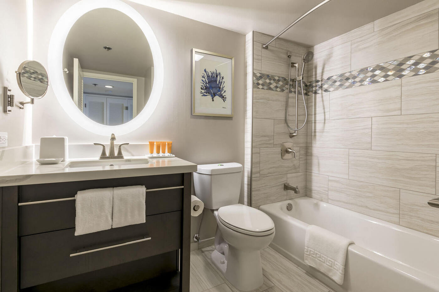 2-Bedroom Premium Oceanfront Bathroom