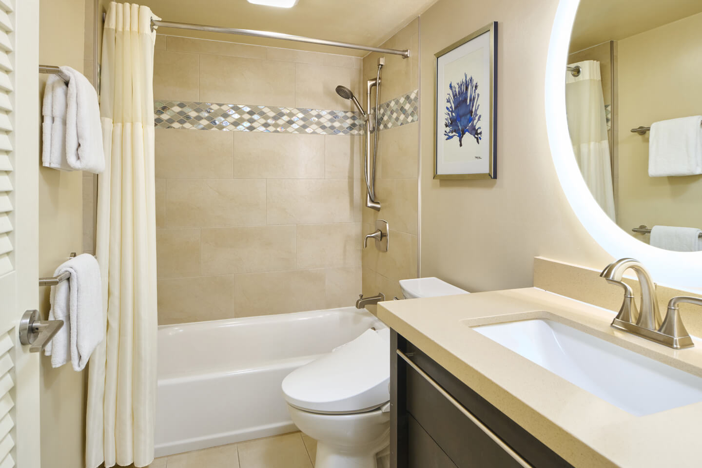 2-Bedroom Penthouse Bathroom