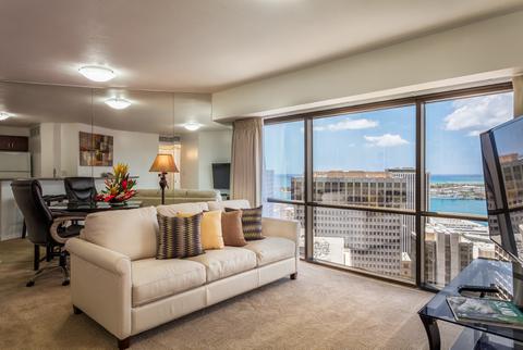 One-Bedroom Executive Ocean View Suite Living Area