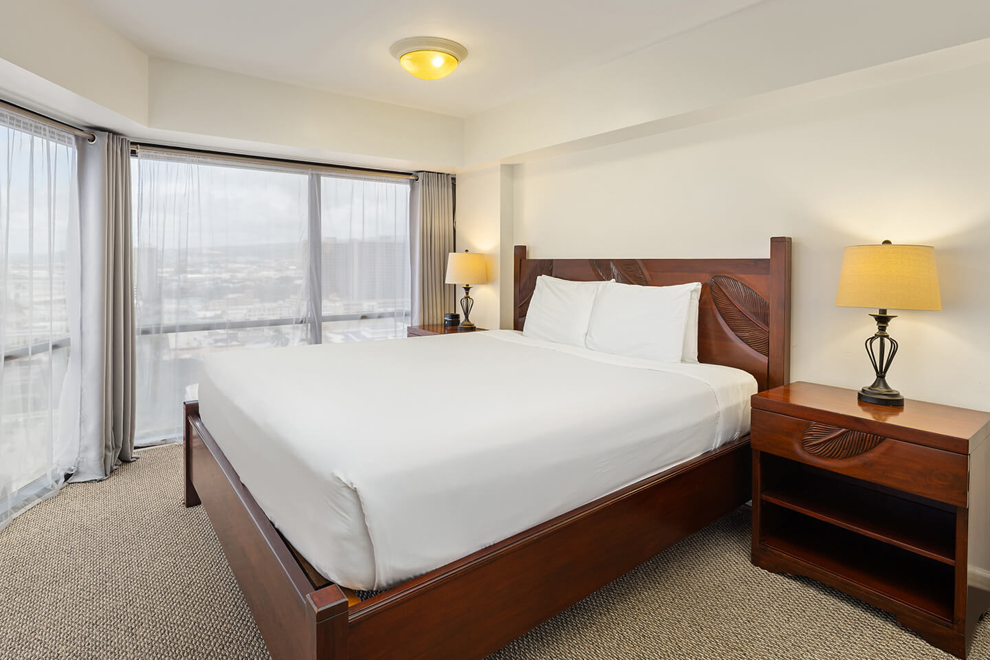 One-Bedroom Executive Mountain View Suite Bedroom