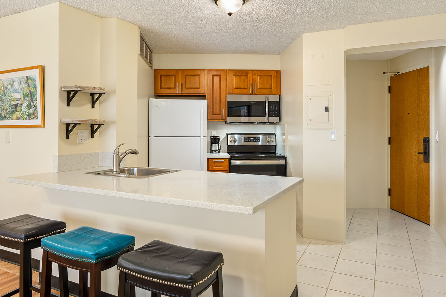 One-Bedroom Executive Ocean View Suite Kitchen