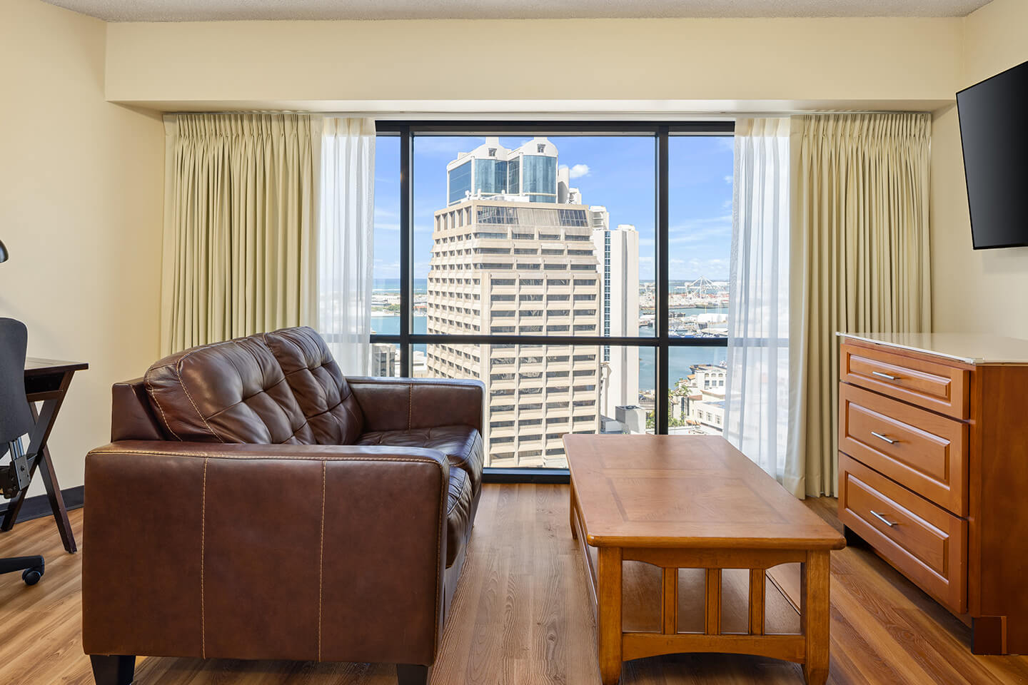 One-Bedroom Executive Ocean View Suite Living Area