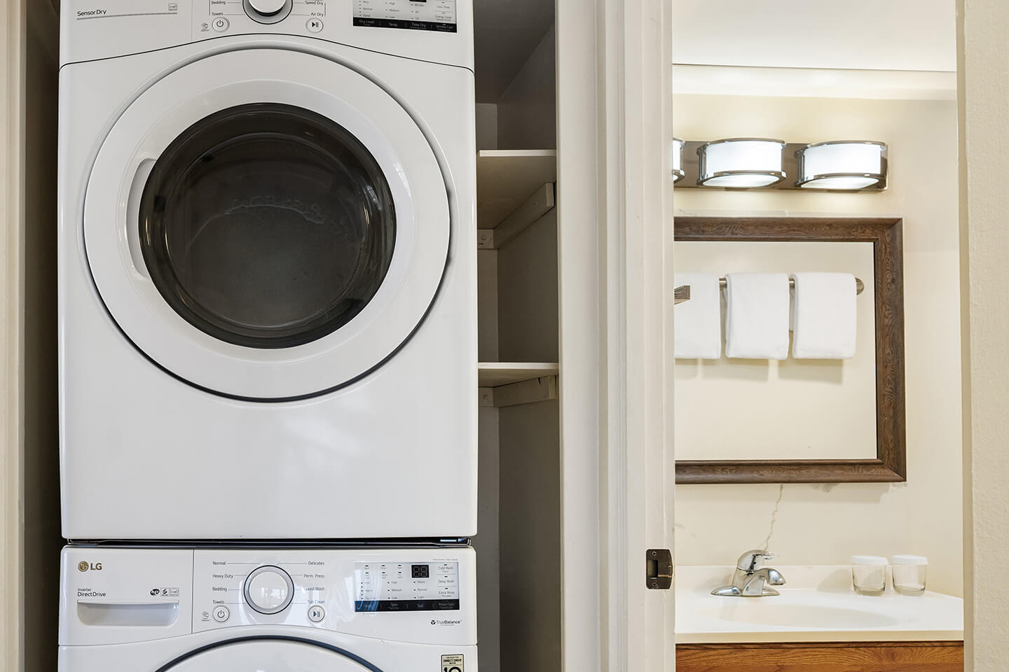 One-Bedroom Executive Ocean View Suite Washer & Dryer