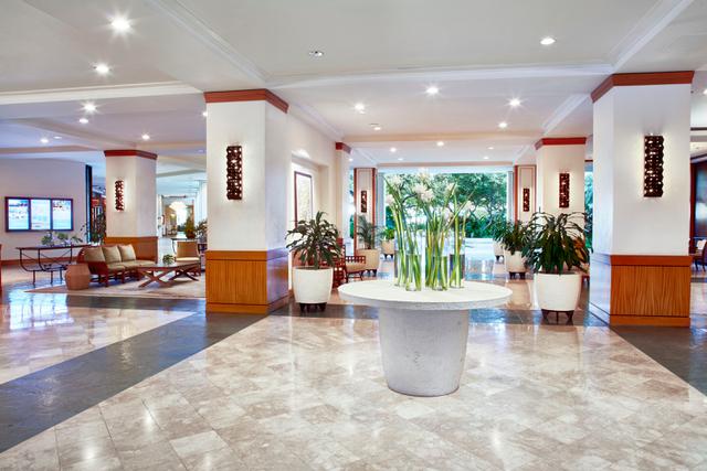 Lobby at Ilikai hotel