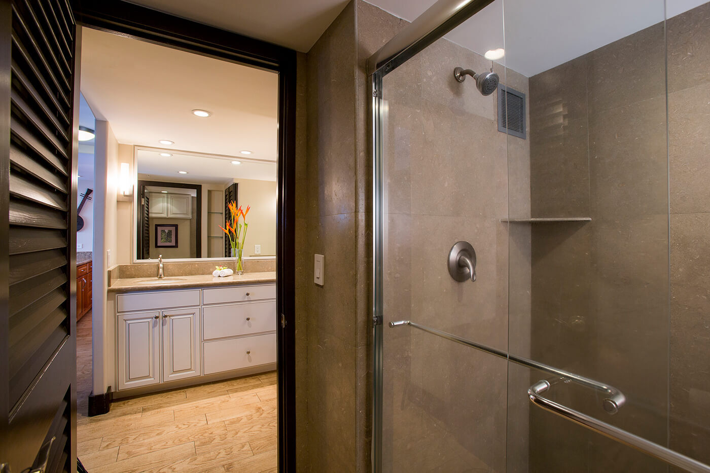 One-Bedroom Premium Oceanfront Bathroom