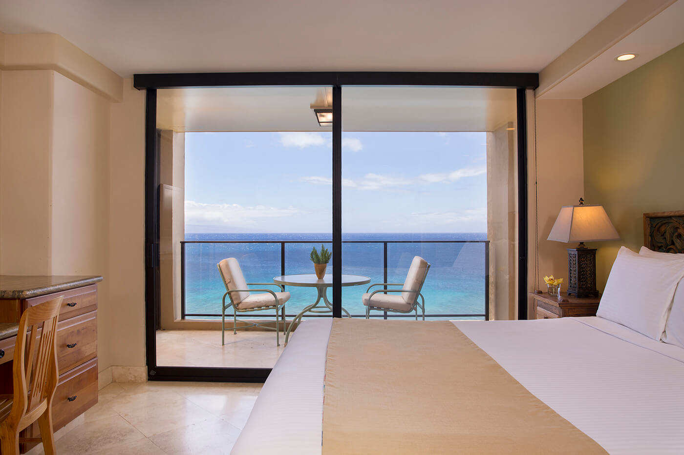 One-Bedroom Two-Bath Premium Oceanfront Bedroom