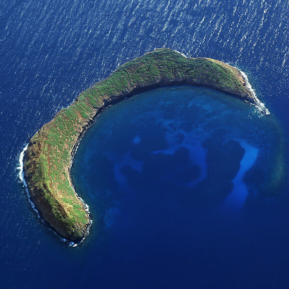 Molokini crater maui hawaii
