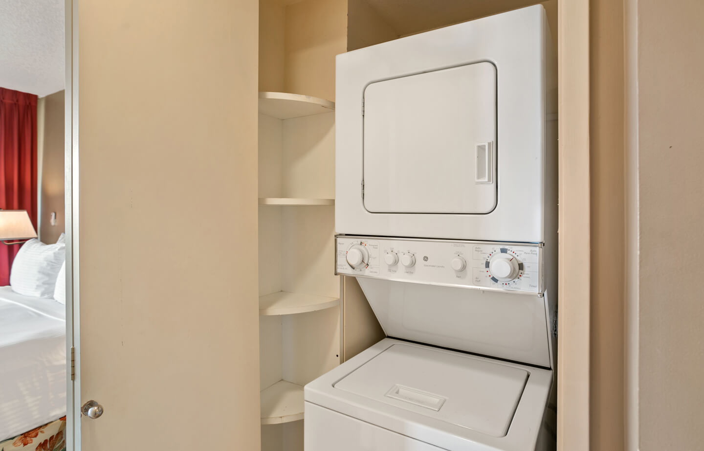 One-Bedroom Partial Ocean View Suite Washer and Dryer