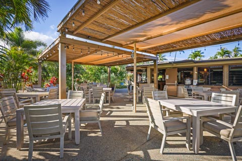 Outdoor dining at the Maui Kaanapali Villas
