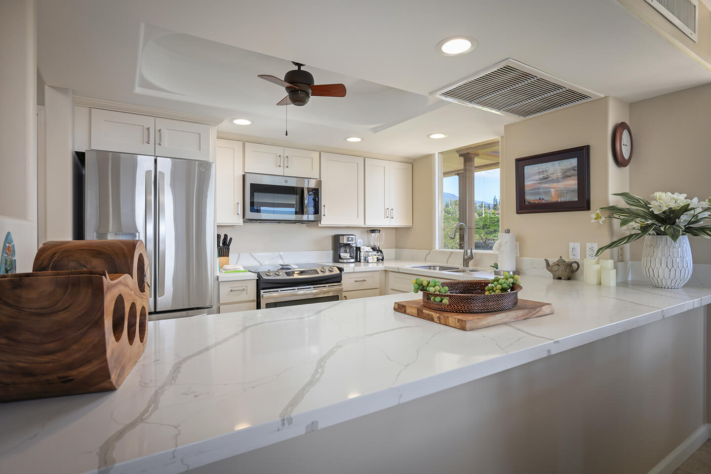 One-Bedroom Ocean View Premium Kitchen 