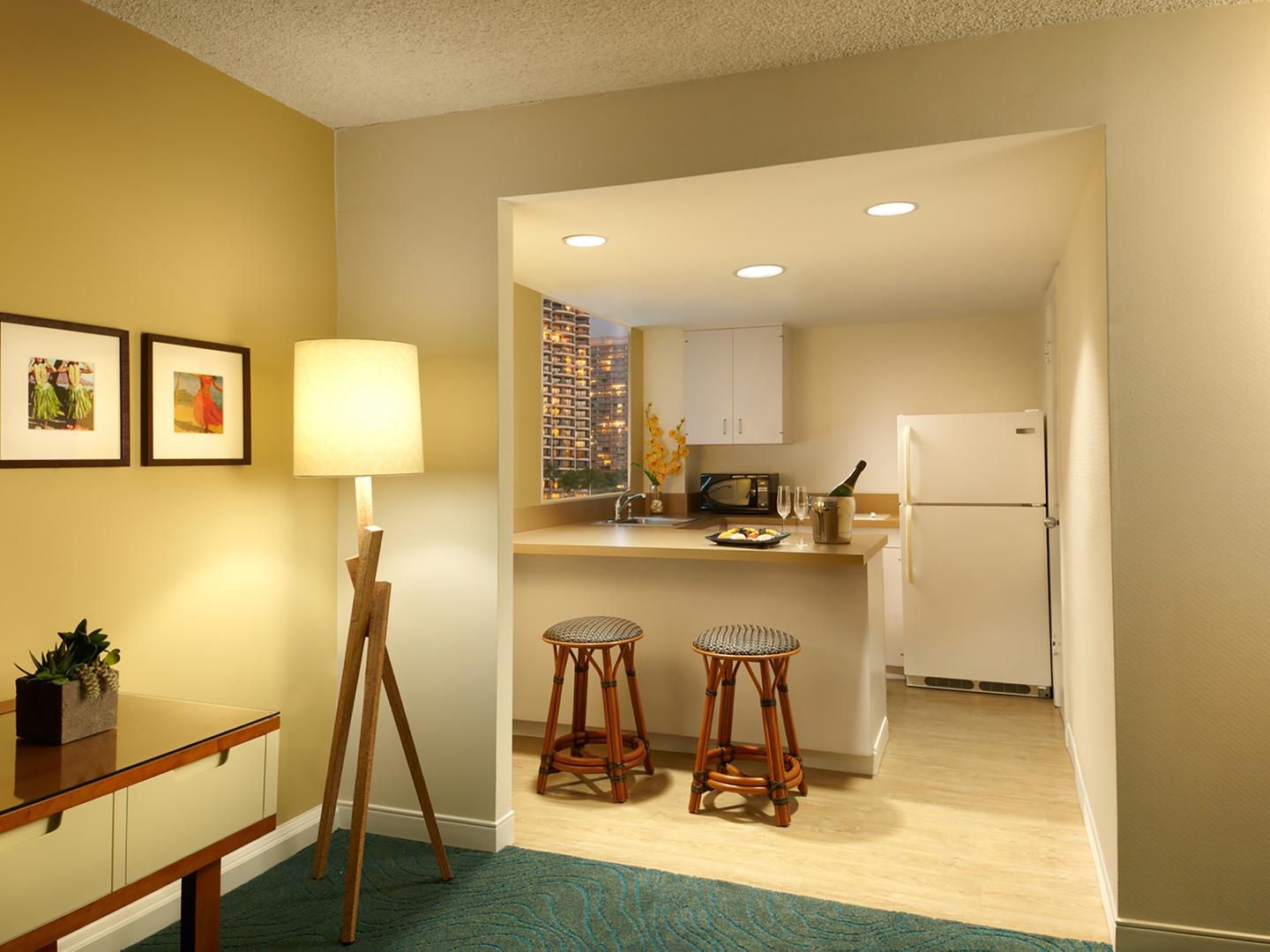 One-Bedroom Suite with Kitchenette