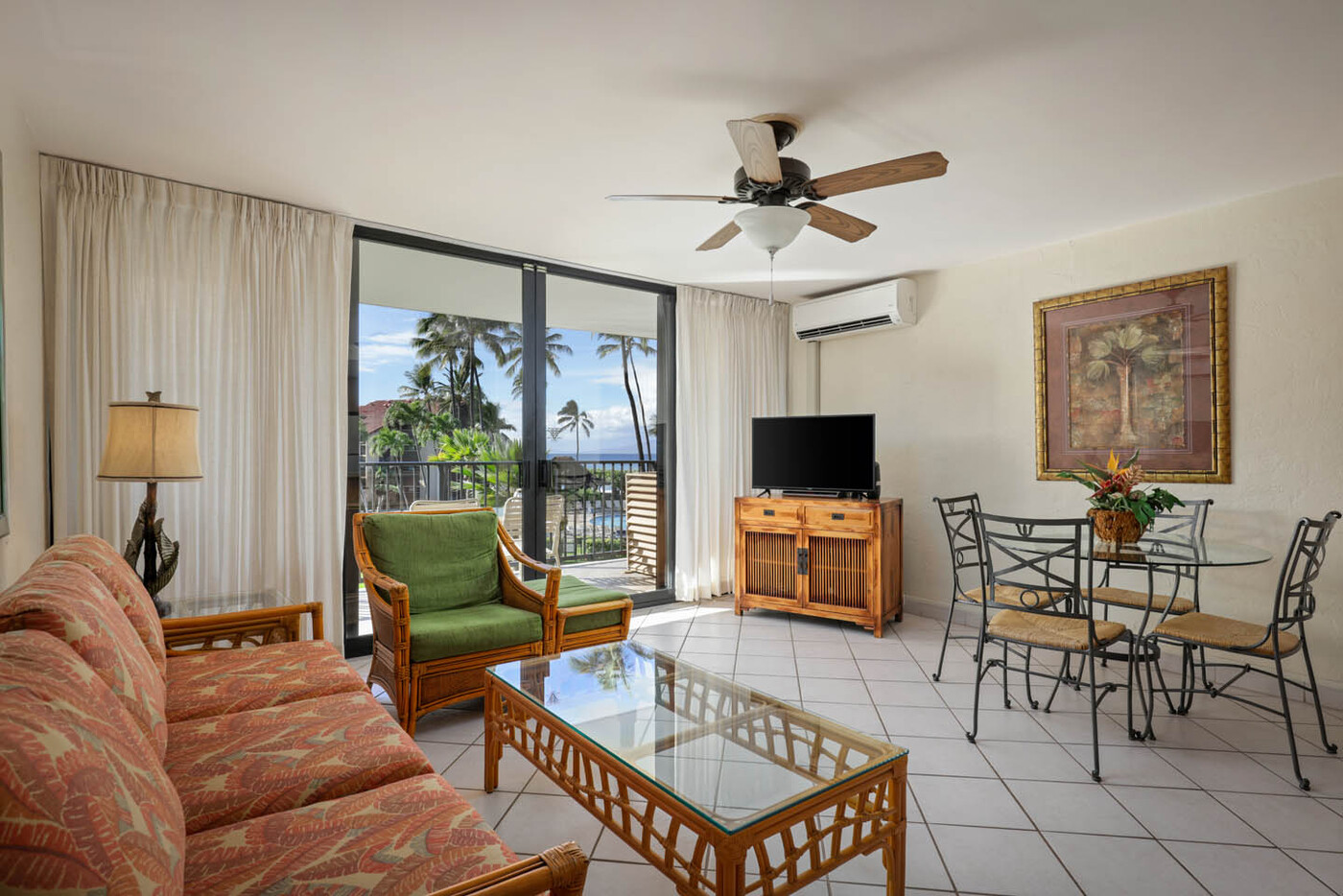 One-Bedroom Ocean View Suite Living Area