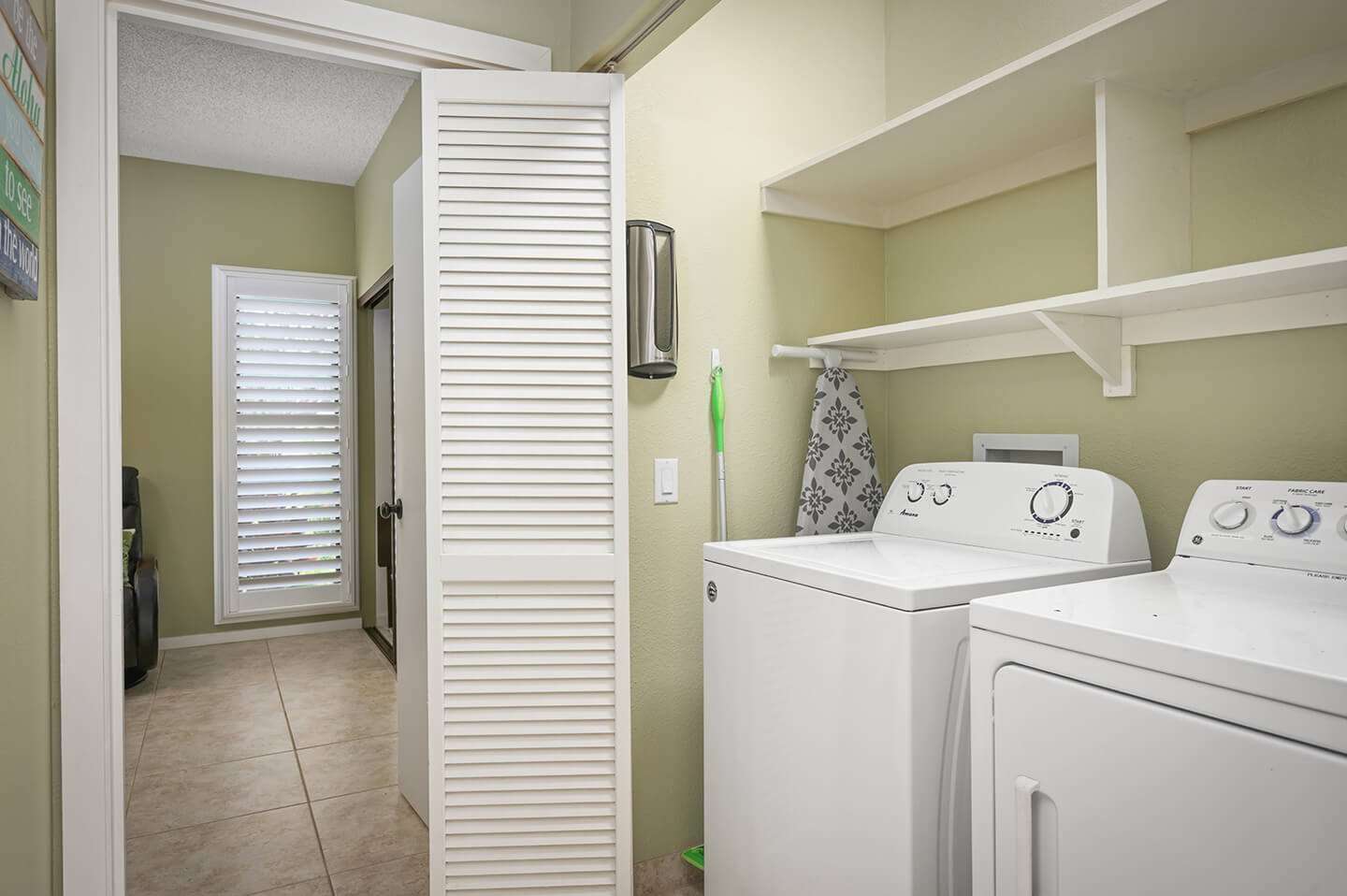 Closet with washer and dryer