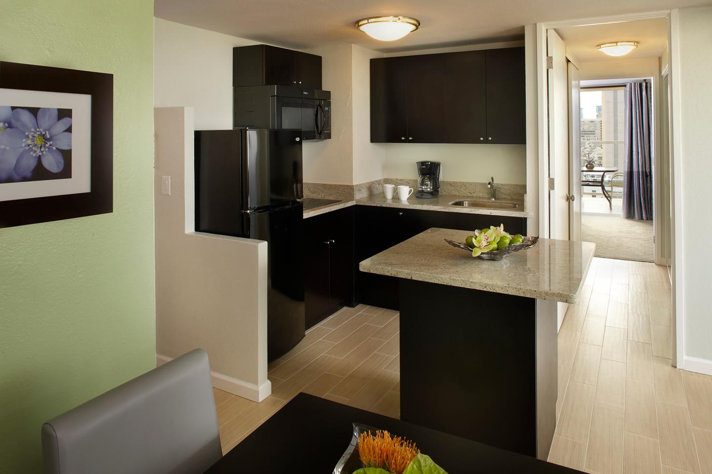 One-Bedroom Suite Panoramic City Kitchen