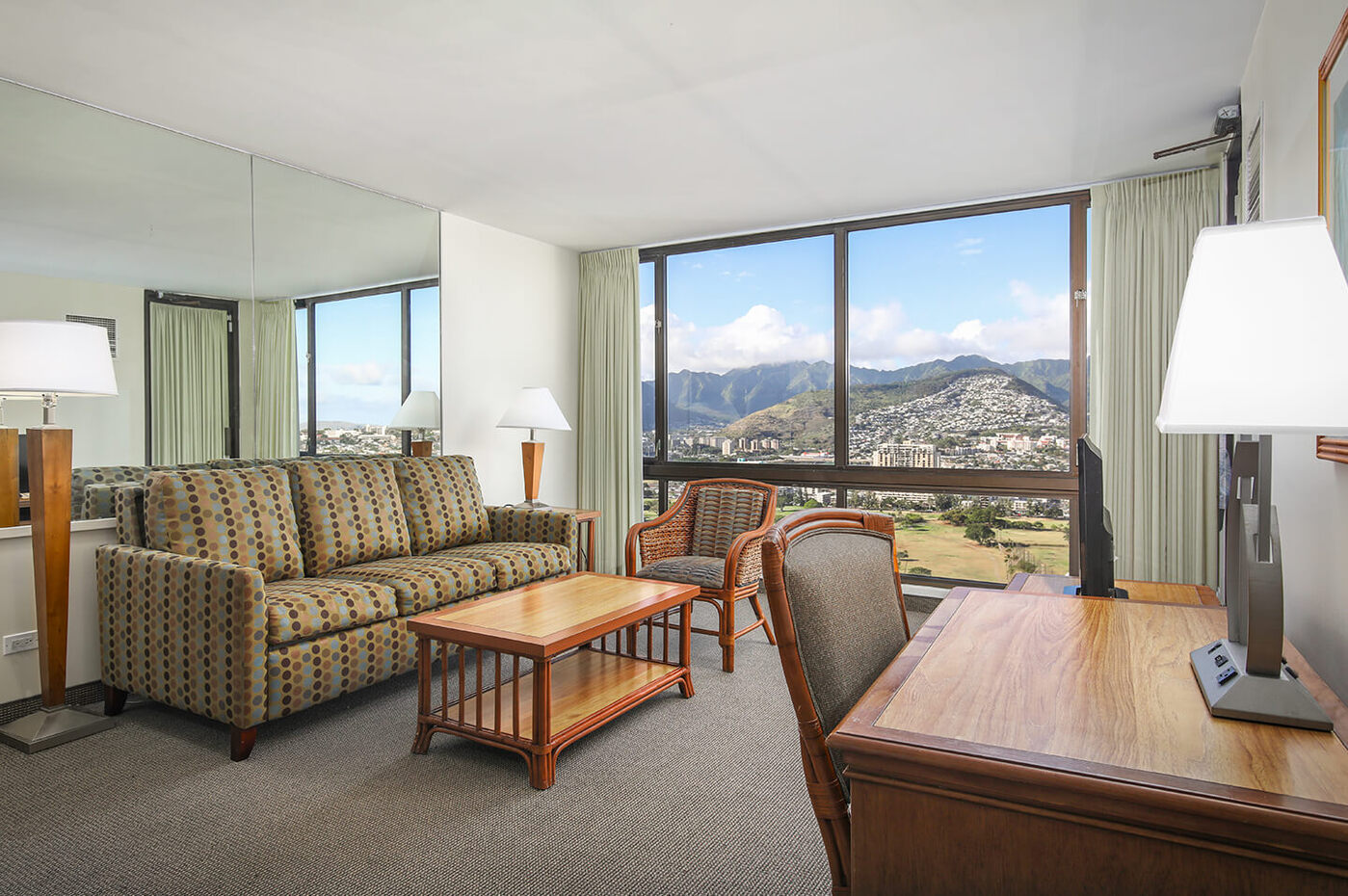 One-Bedroom Deluxe Mountain View Suite Living Area