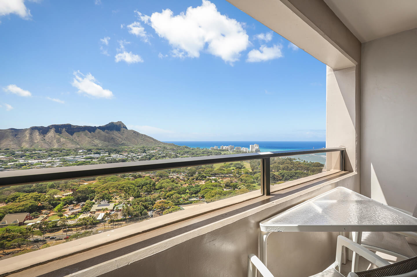 Two-Bedroom Partial Ocean View Balcony Overlooking Daimond Head and Waikiki