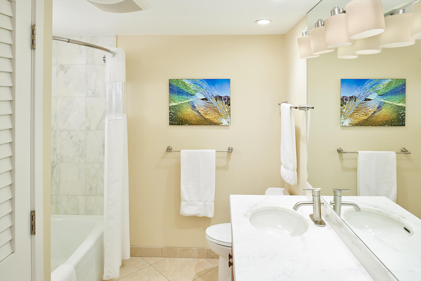 One-Bedroom Two-Bath Ocean View Premium Bathroom