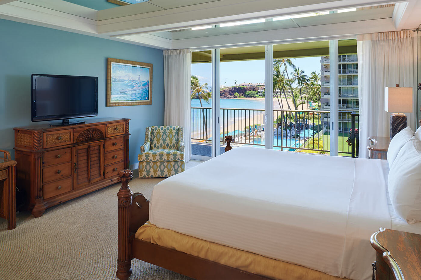 Two-Bedroom Oceanfront Premium Master Bedroom