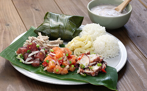 Plate of Hawaiian food